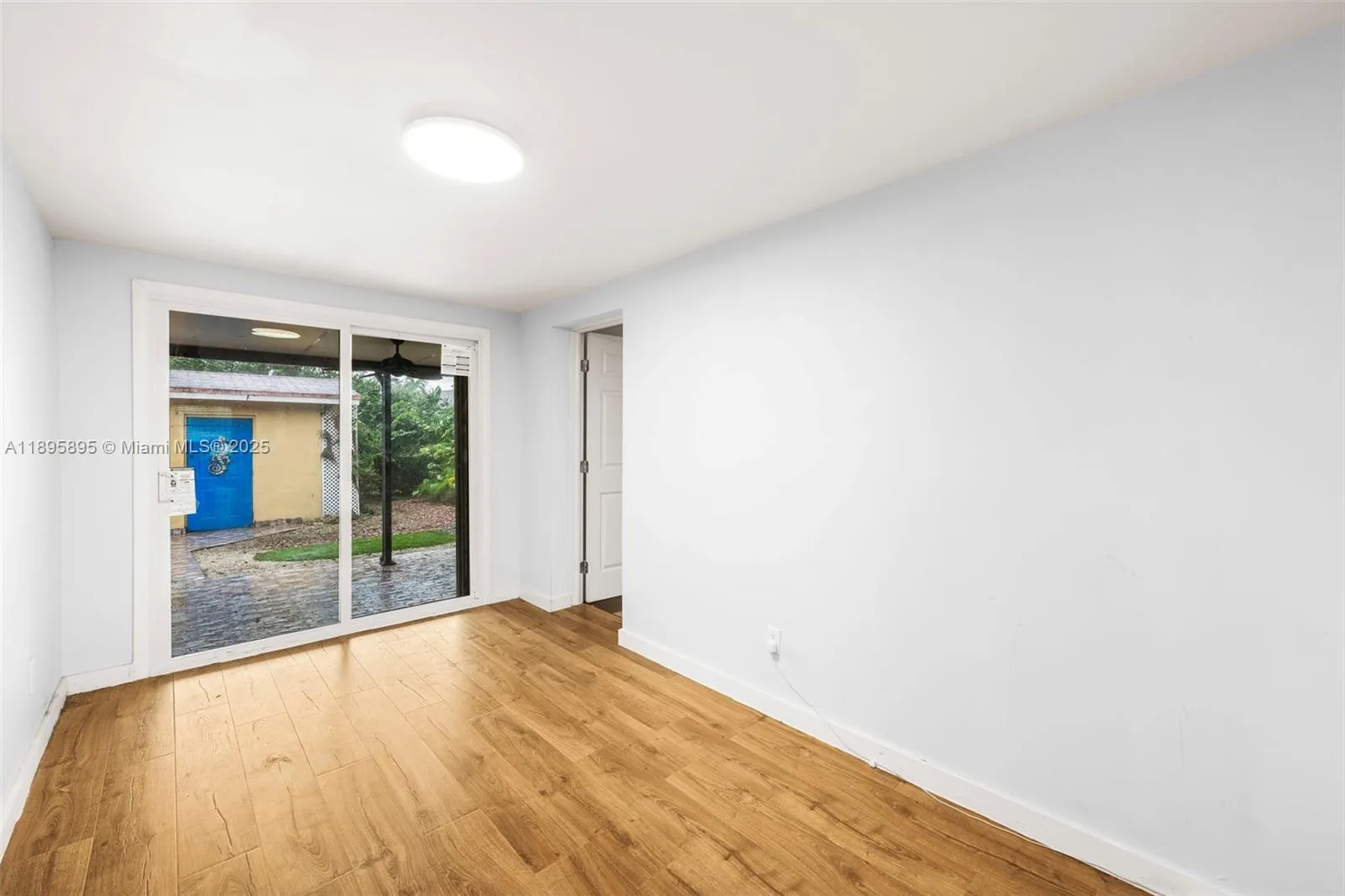 Miami, Florida 33134, United States, 5 Bedrooms Bedrooms, ,3 BathroomsBathrooms,Residential,Pending,227322