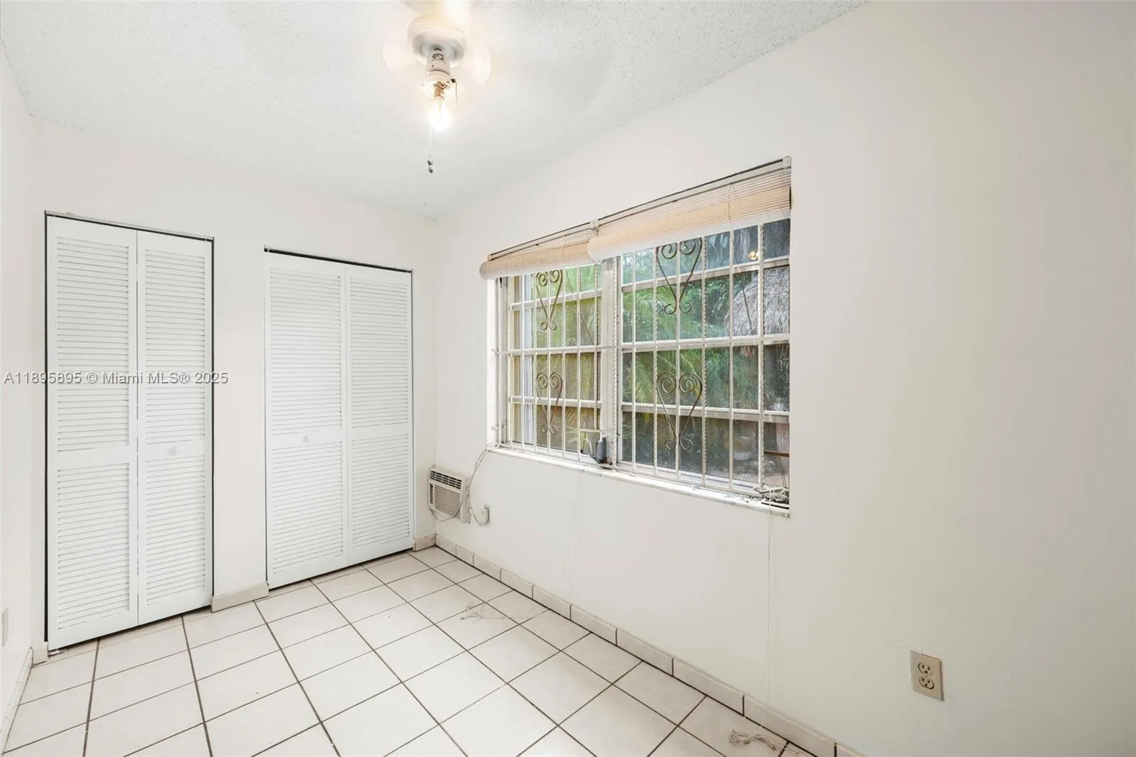 Miami, Florida 33134, United States, 5 Bedrooms Bedrooms, ,3 BathroomsBathrooms,Residential,Pending,227322