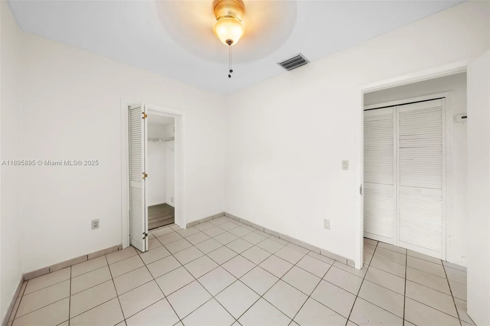 Miami, Florida 33134, United States, 5 Bedrooms Bedrooms, ,3 BathroomsBathrooms,Residential,Pending,227322