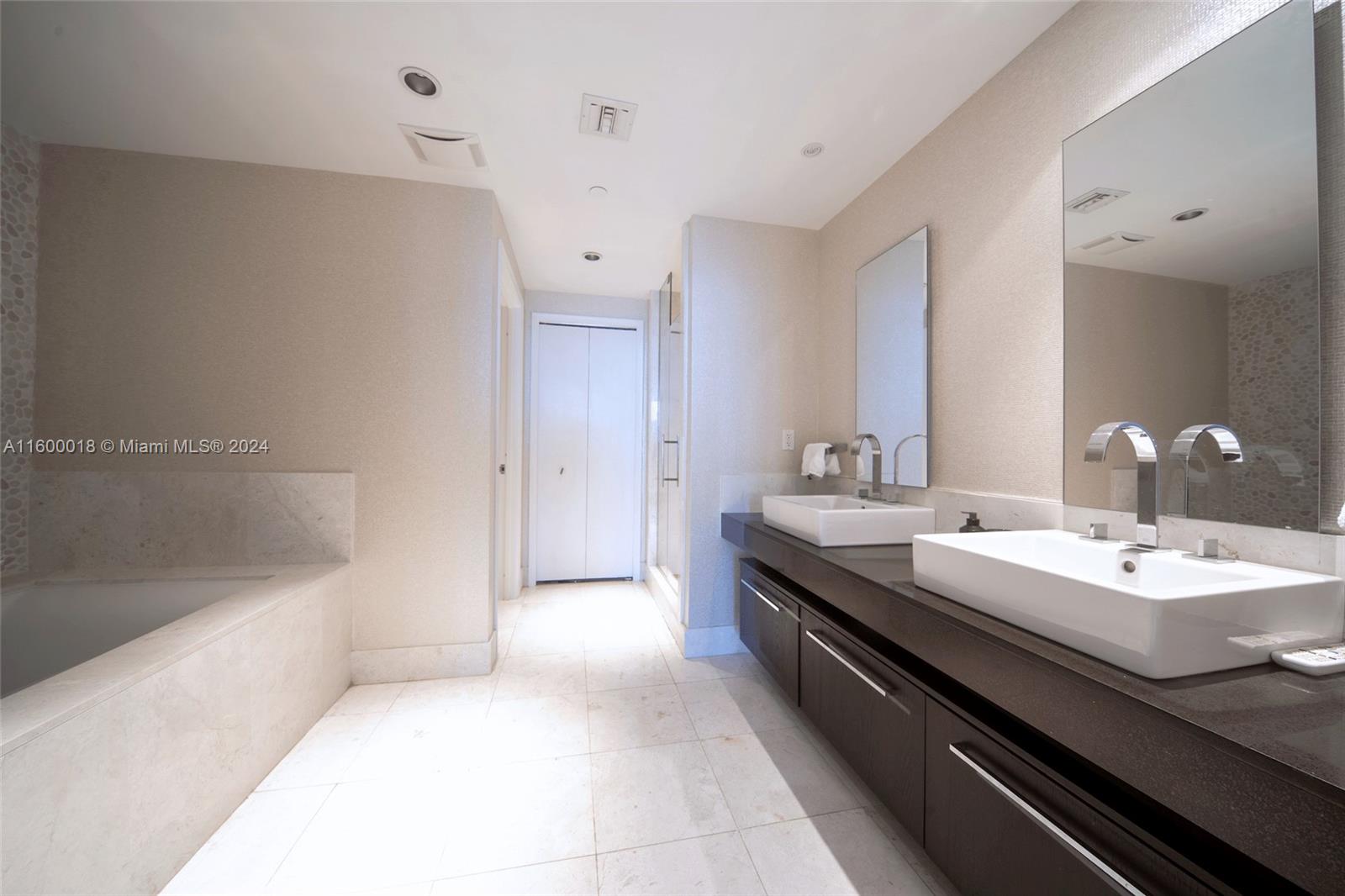 JADE OCEAN CONDO - Residential