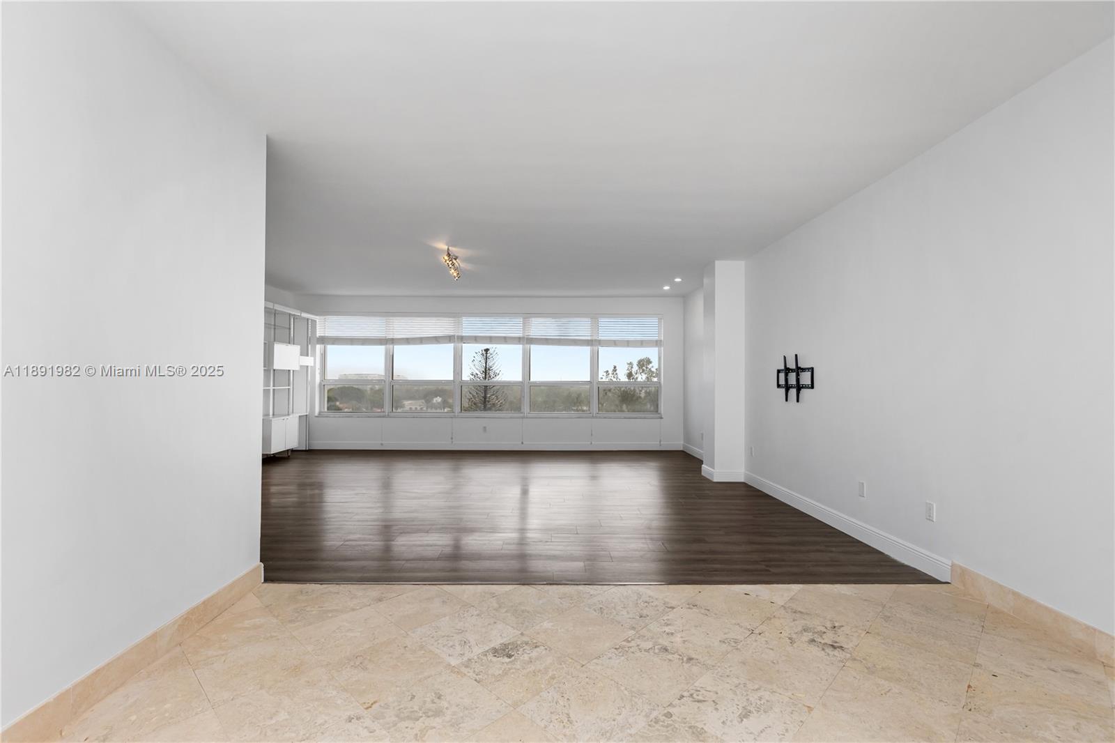 THE EXECUTIVE CONDO - Residential Lease