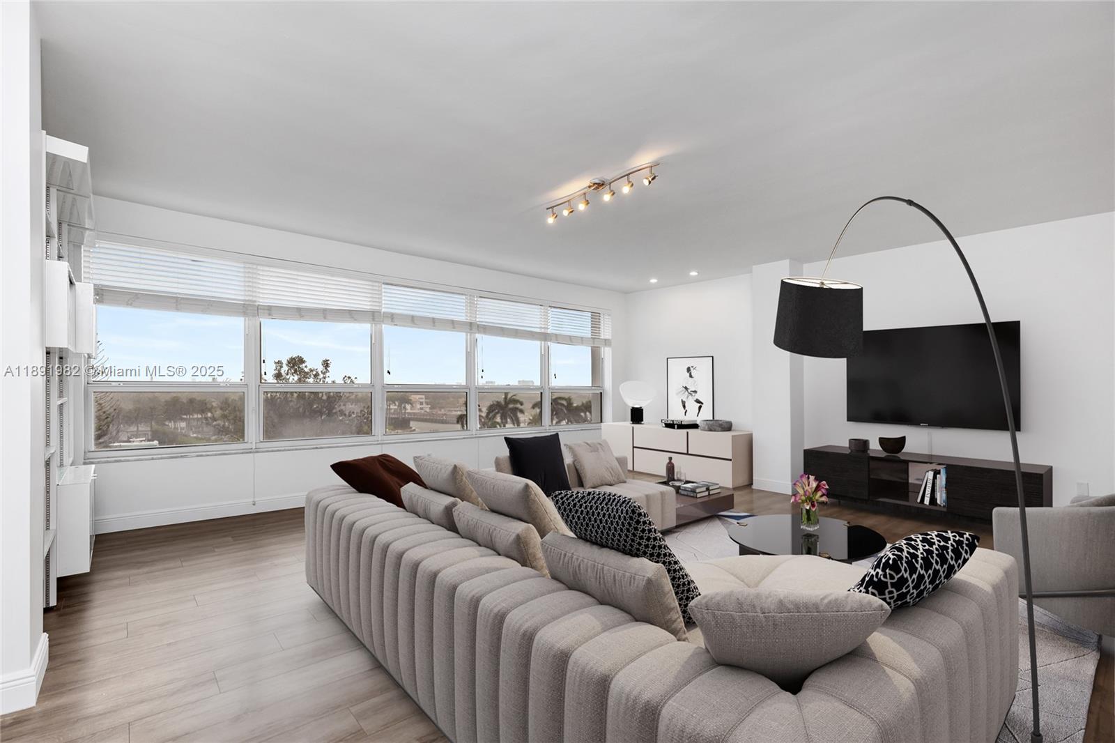 THE EXECUTIVE CONDO - Residential Lease
