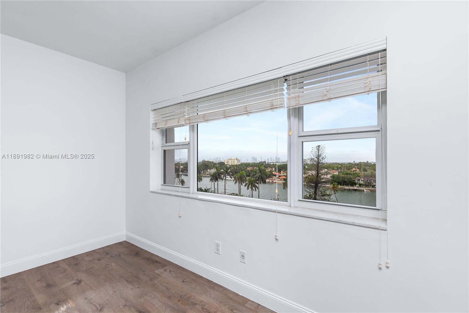 THE EXECUTIVE CONDO - Residential Lease