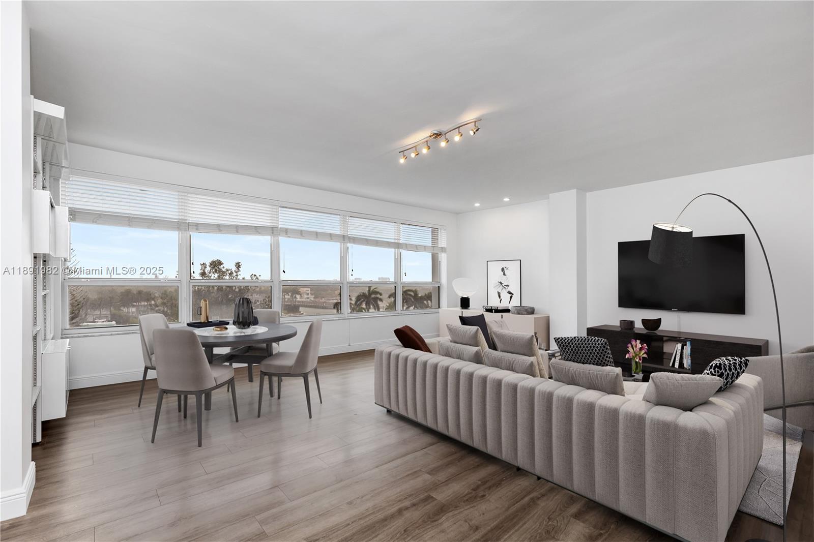 THE EXECUTIVE CONDO - Residential Lease