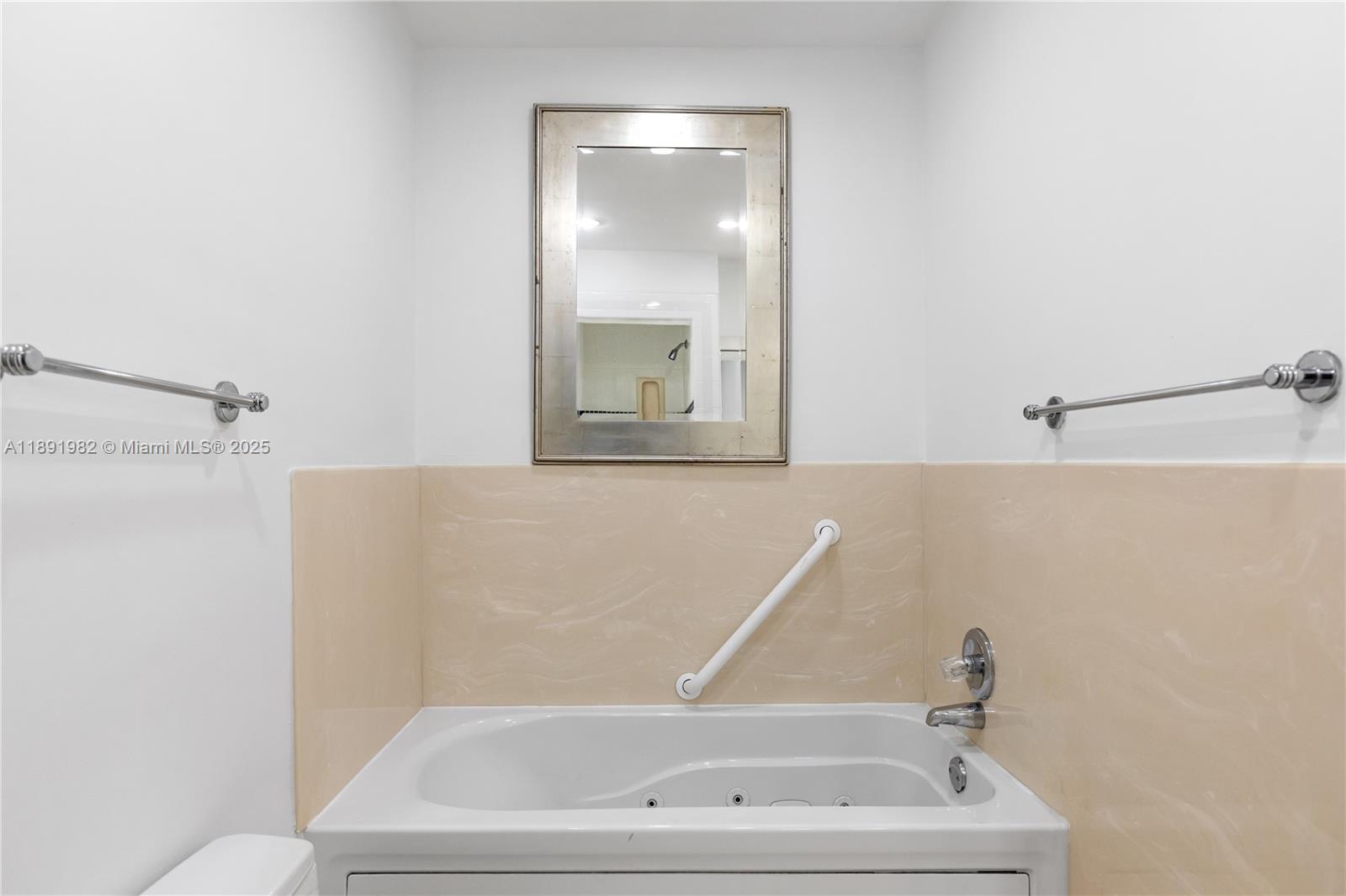 THE EXECUTIVE CONDO - Residential Lease