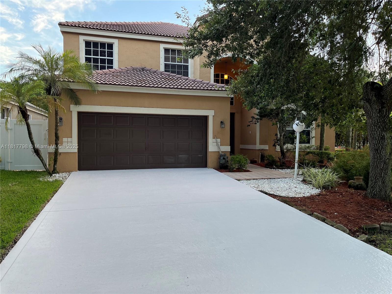 6710 NW 81st Ct