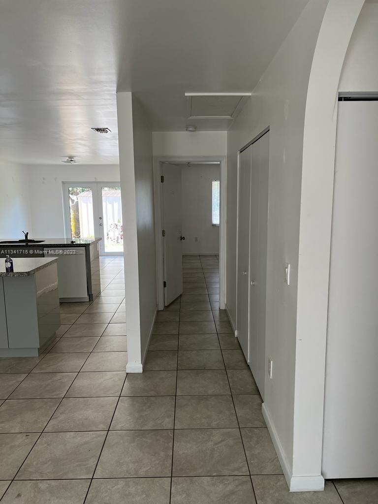 PERRINE GARDENS SUB NO 5 - Residential Lease