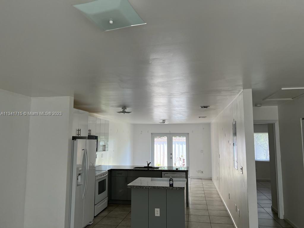 PERRINE GARDENS SUB NO 5 - Residential Lease