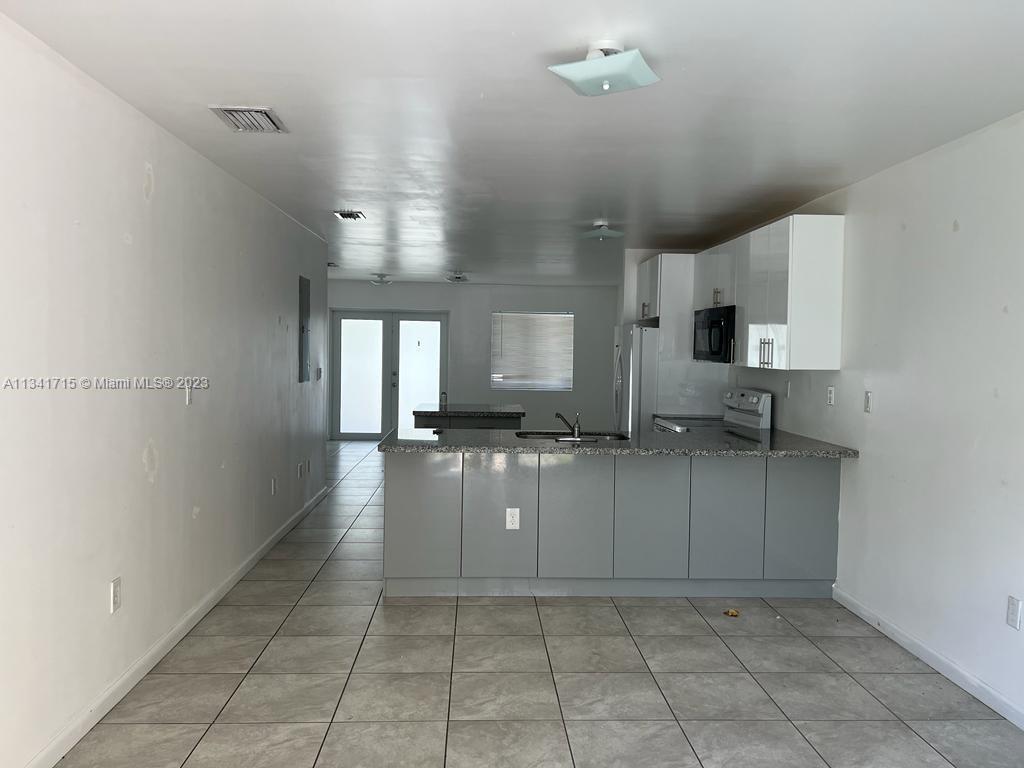 PERRINE GARDENS SUB NO 5 - Residential Lease