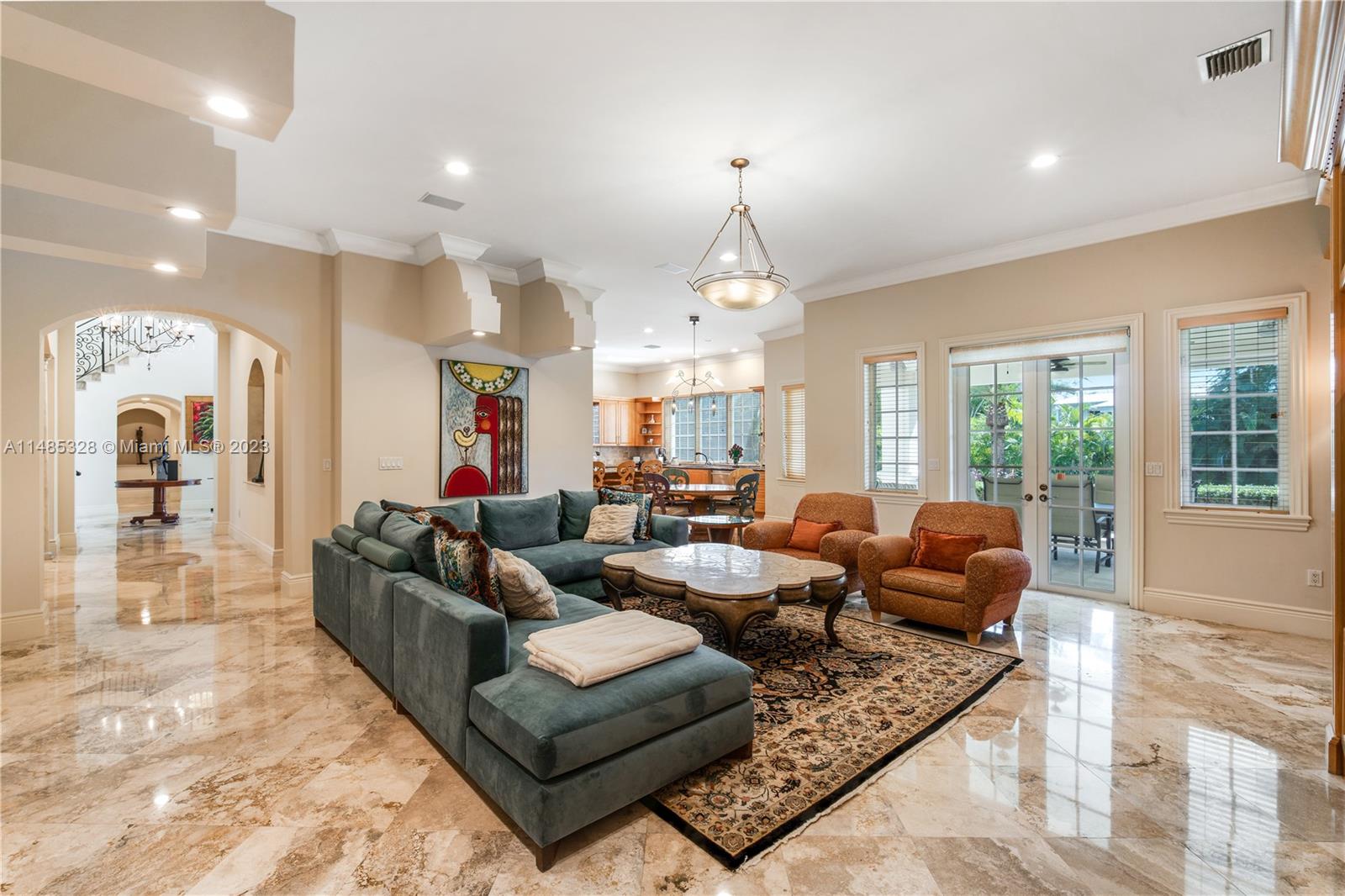 TOWN & RANCH ESTS - Residential