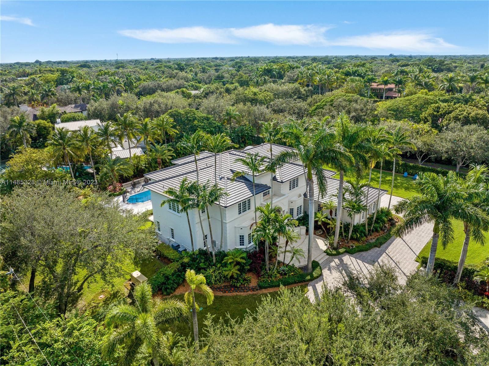 TOWN & RANCH ESTS - Residential