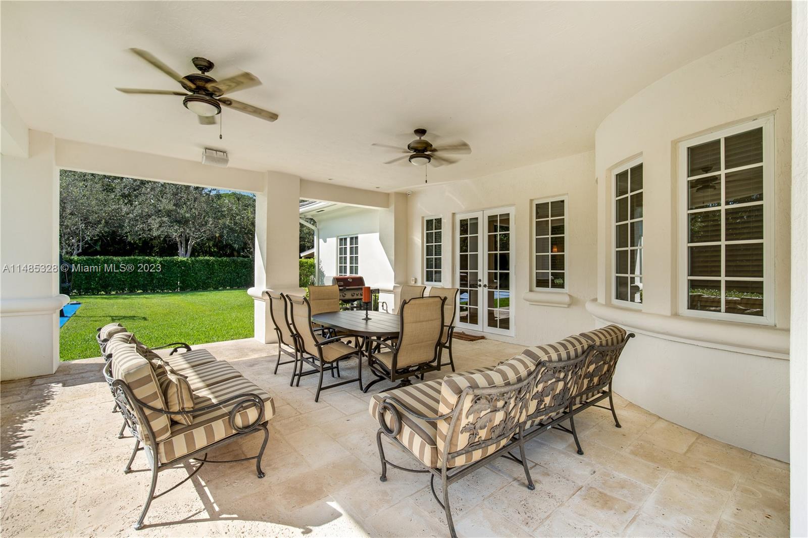 TOWN & RANCH ESTS - Residential