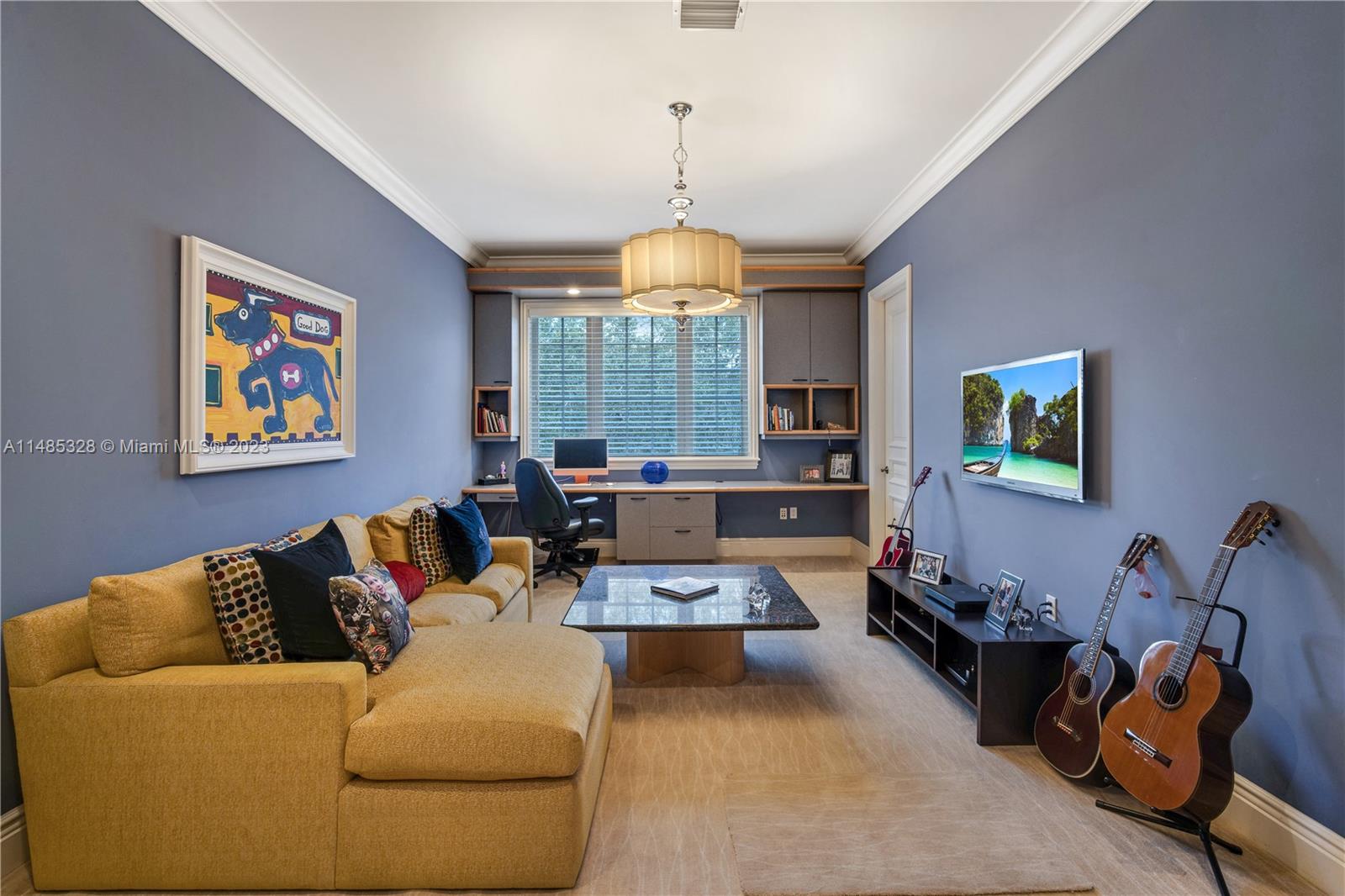 TOWN & RANCH ESTS - Residential