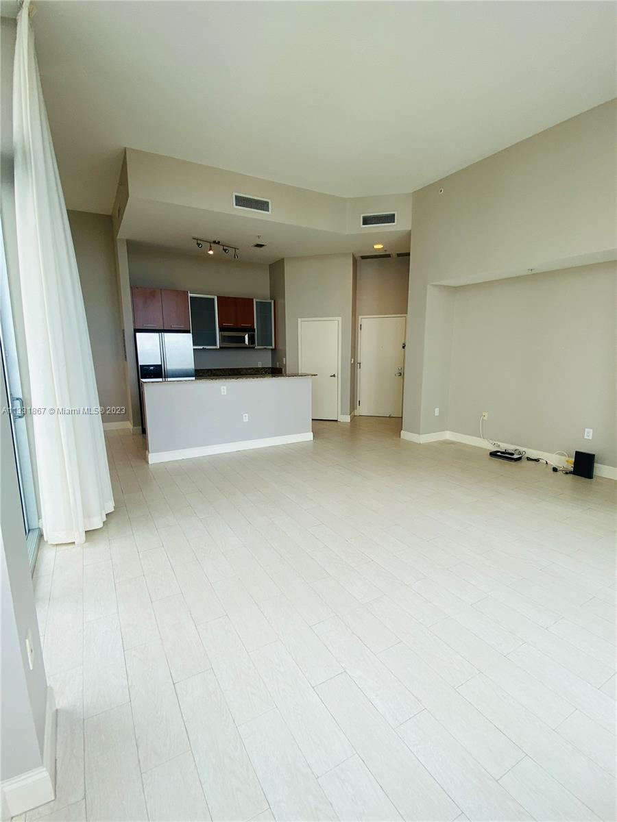 METROPOLIS II AT DADELAND - Residential Lease