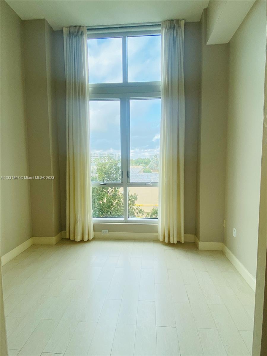 METROPOLIS II AT DADELAND - Residential Lease