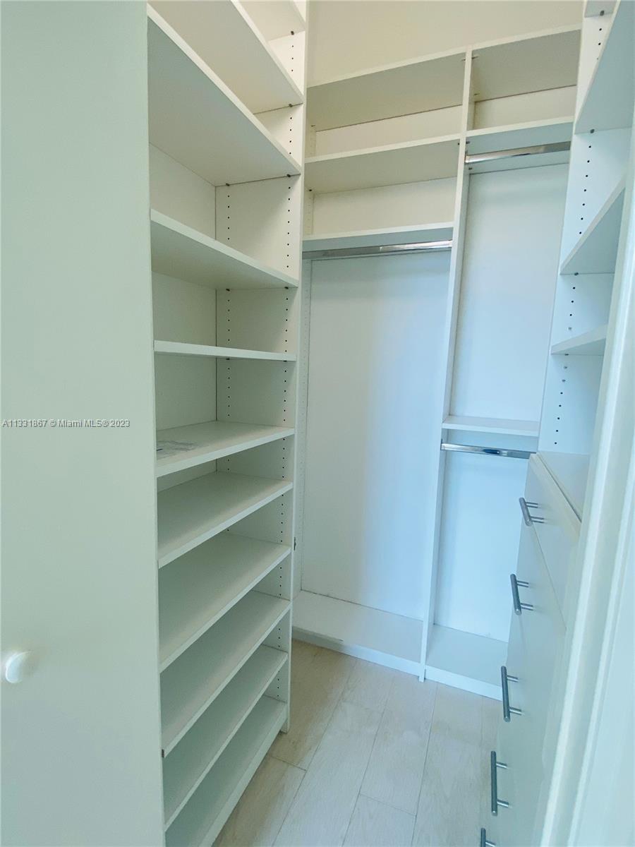 METROPOLIS II AT DADELAND - Residential Lease