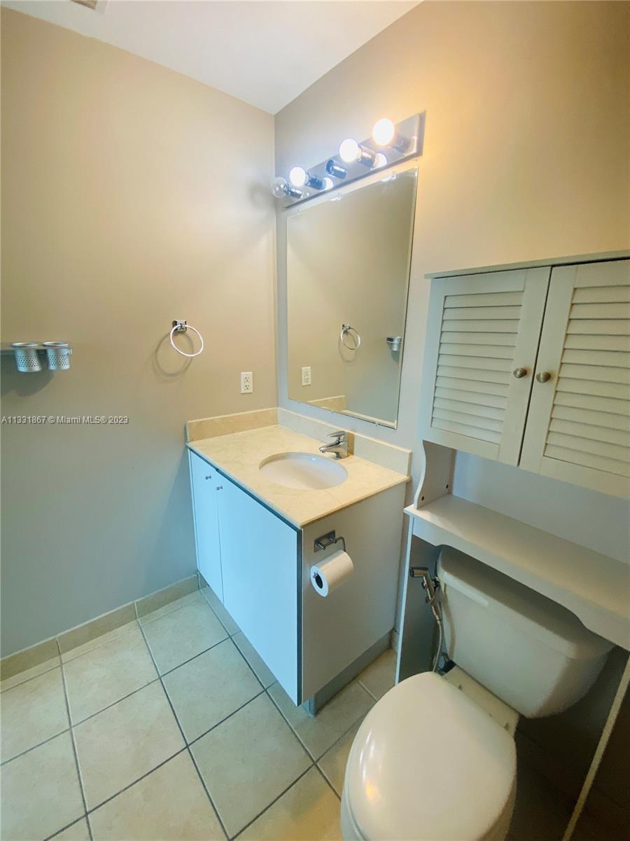 METROPOLIS II AT DADELAND - Residential Lease