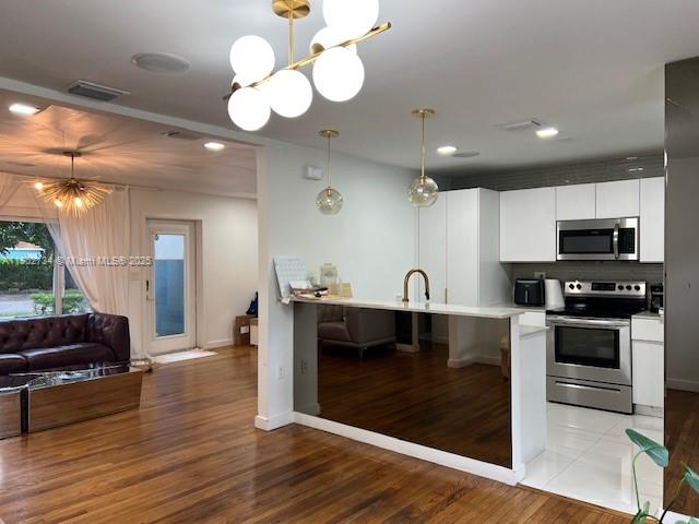 BRENTWOOD REV PL - Residential