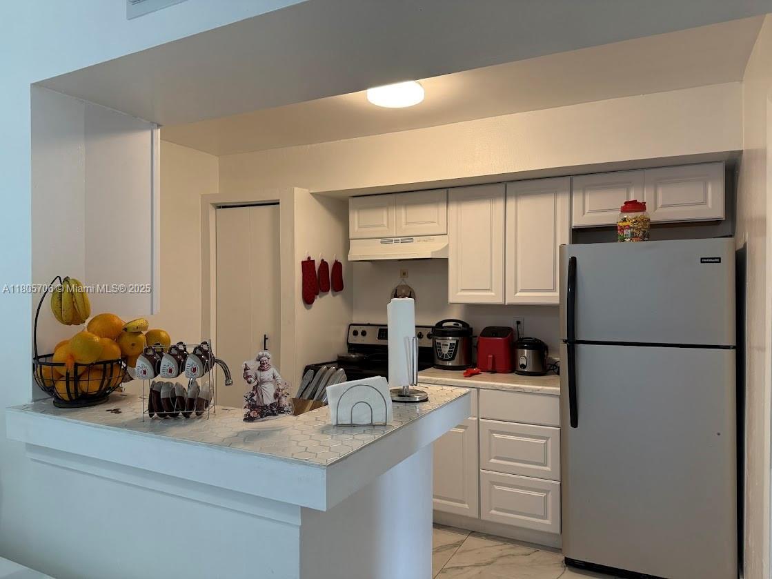 KENDALL LAKE TOWERS CONDO - Residential