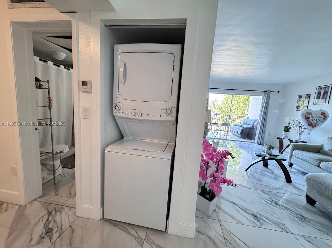 KENDALL LAKE TOWERS CONDO - Residential