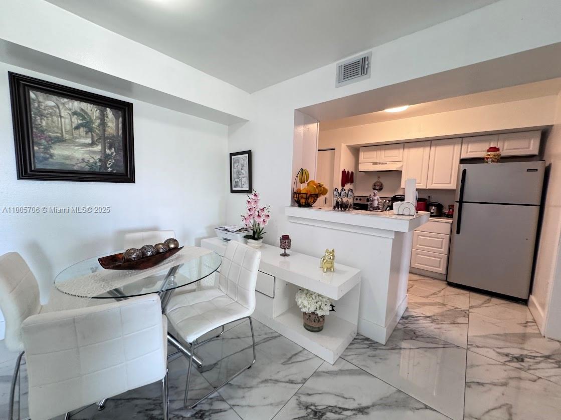 KENDALL LAKE TOWERS CONDO - Residential