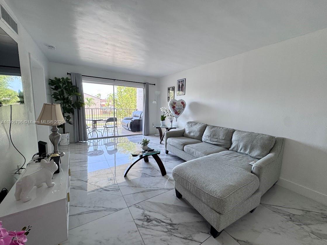 KENDALL LAKE TOWERS CONDO - Residential