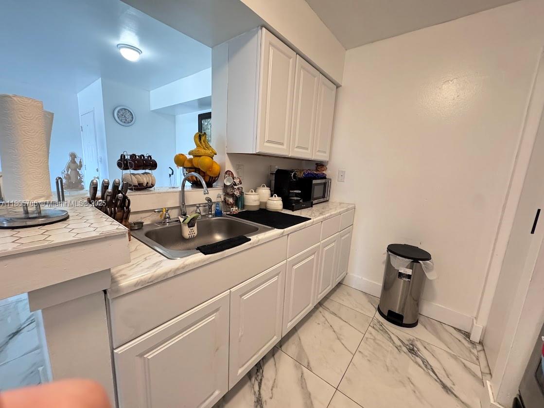KENDALL LAKE TOWERS CONDO - Residential