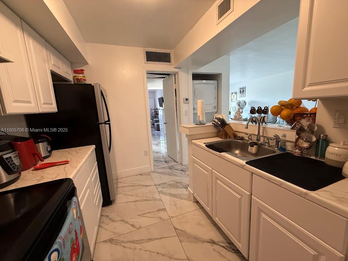 KENDALL LAKE TOWERS CONDO - Residential