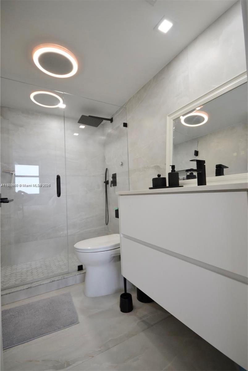ISOLA CONDO - Residential