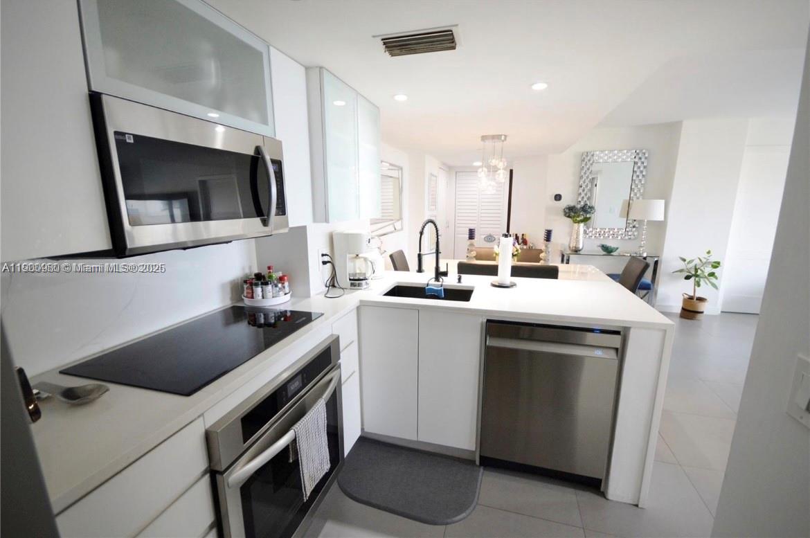 ISOLA CONDO - Residential