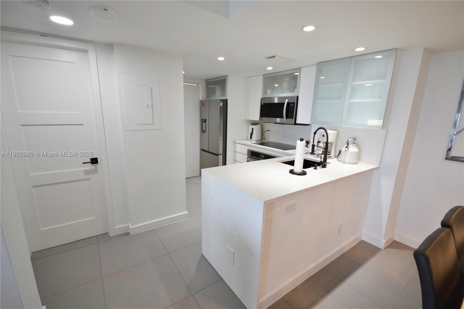 ISOLA CONDO - Residential