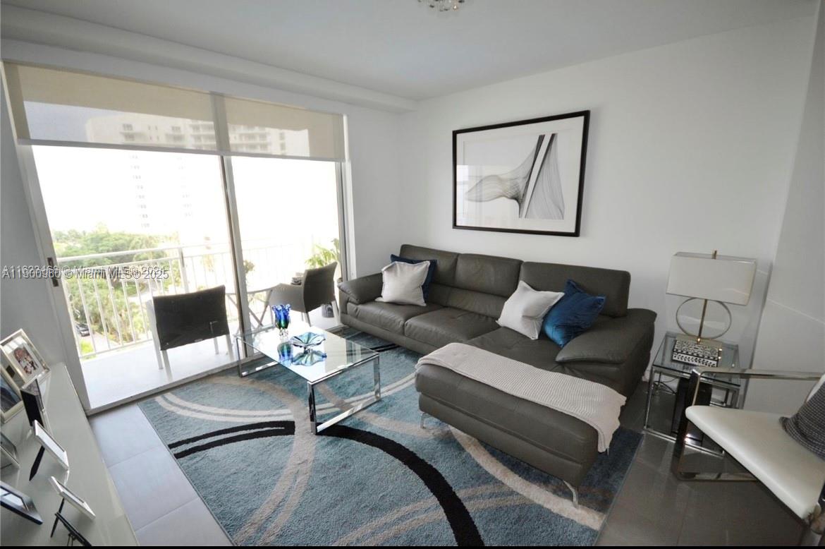 ISOLA CONDO - Residential