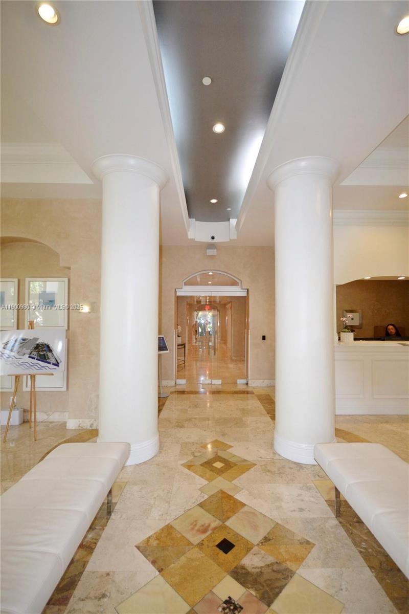 ISOLA CONDO - Residential