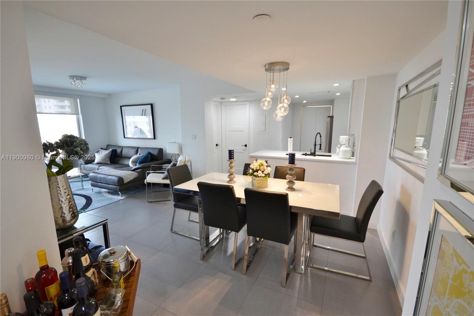 ISOLA CONDO - Residential