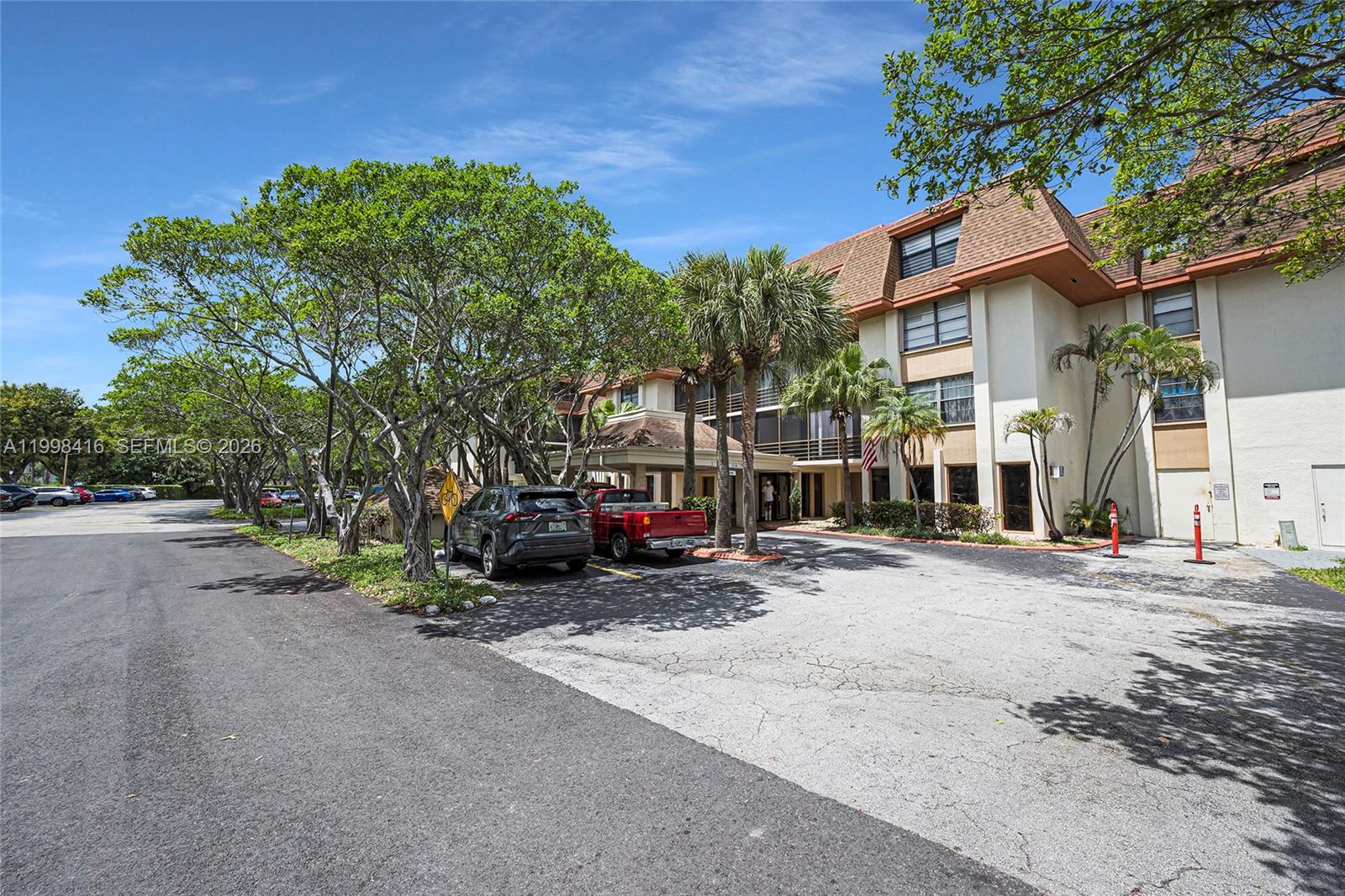 CEDAR GLENN CONDO APTS EA - Residential