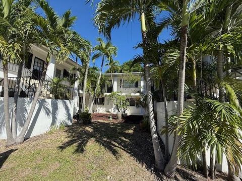 Photo of 707 S 19th Ave #11, Hollywood, FL 33020 (MLS # A11904974) Photo of 707 S 19th Ave #11, Hollywood, FL 33020 (MLS # A11904974)