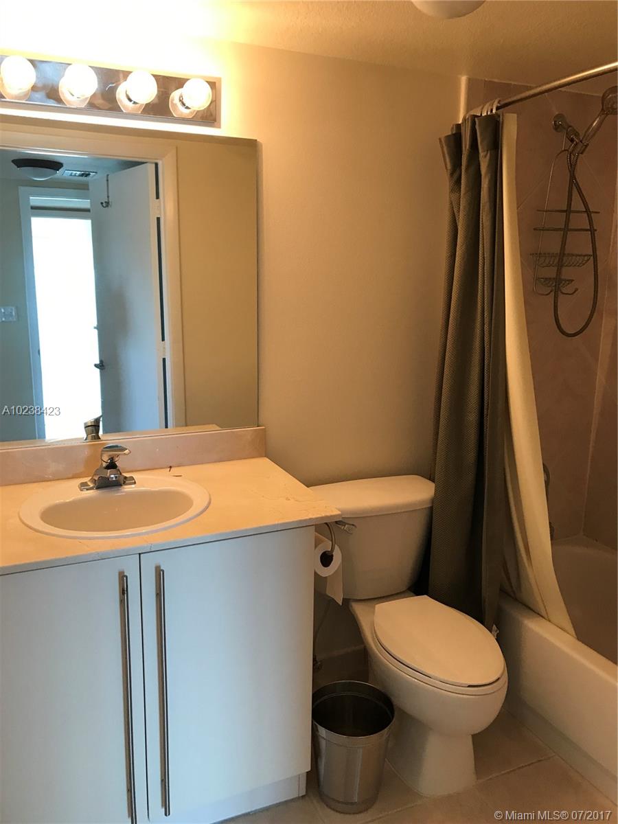 OCEANBLUE CONDO OF MIAMI - Residential Lease