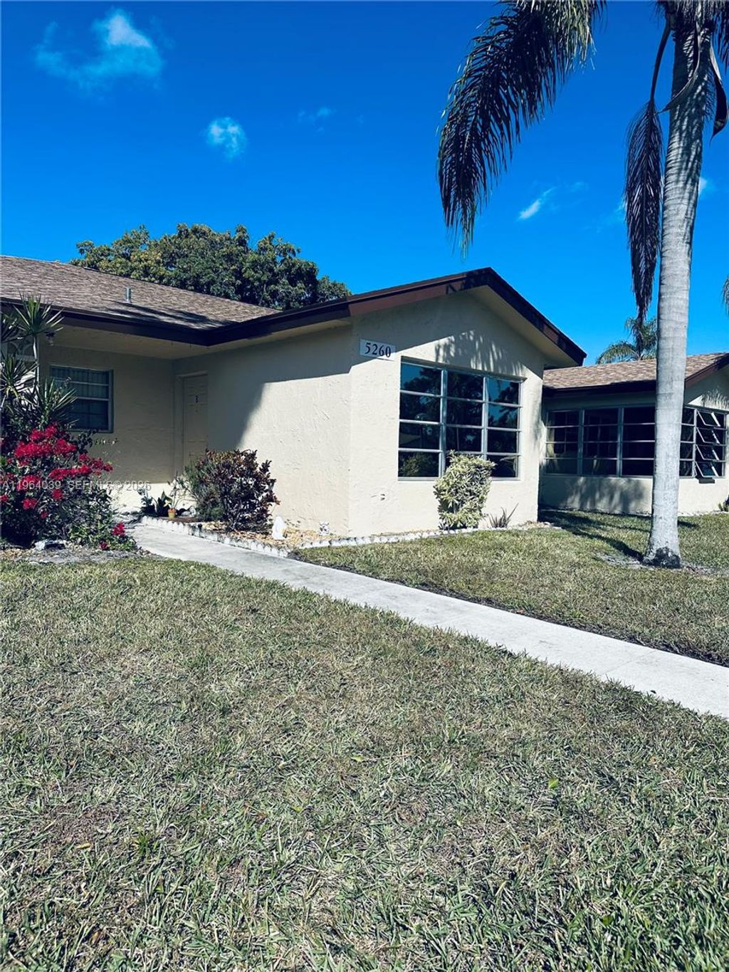 Photo of 5260 Nesting Way #B, Delray Beach, FL 33484 (MLS # A11964039)