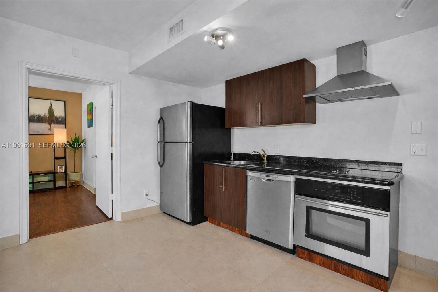 1300 Pennsylvania Ave 305