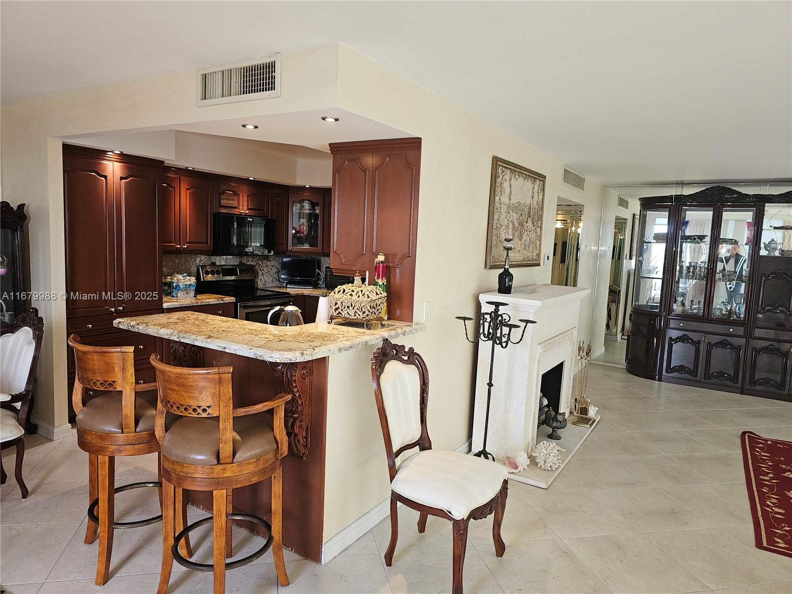 AVANT GARDE CONDO - Residential Lease