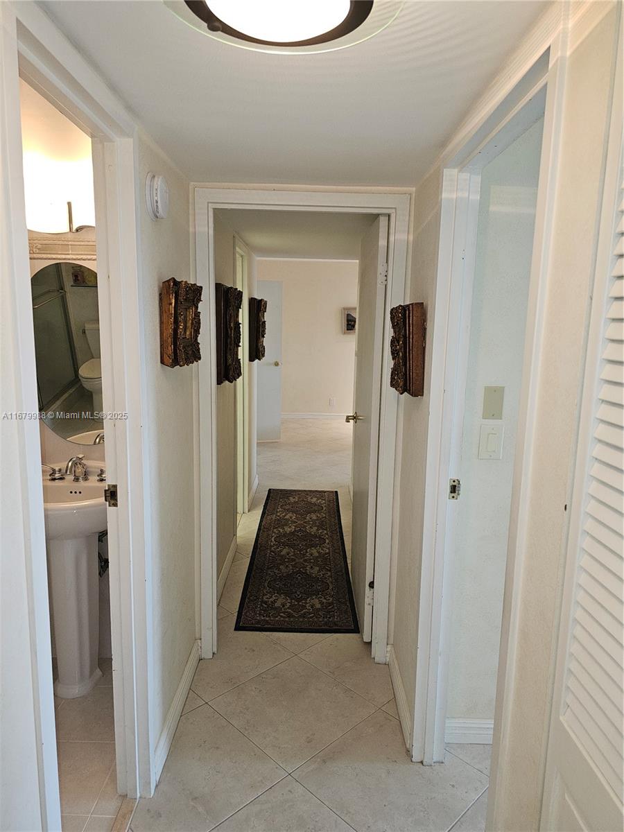 AVANT GARDE CONDO - Residential Lease