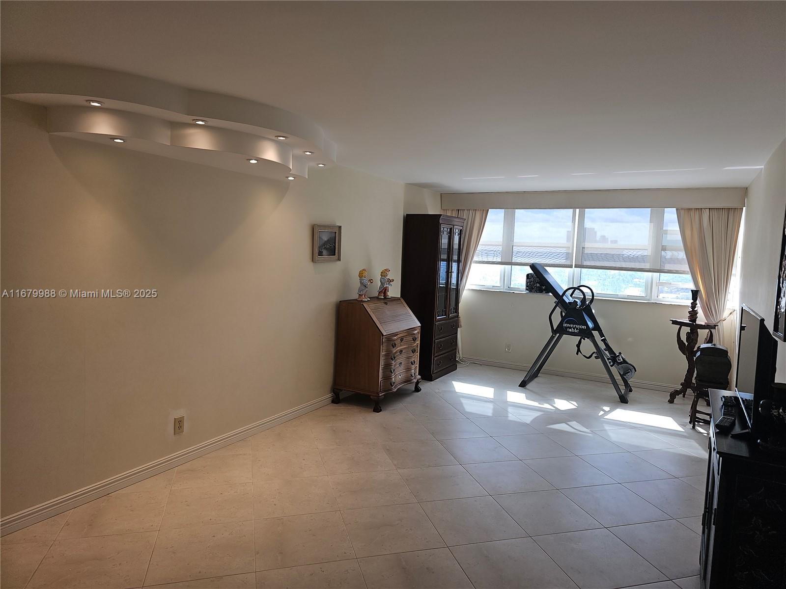 AVANT GARDE CONDO - Residential Lease