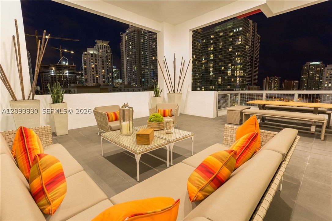 117 SW 10th Street 1702