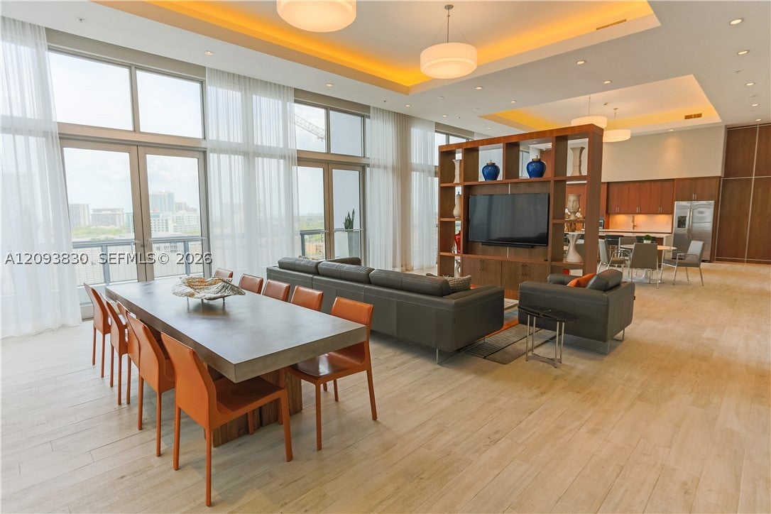 117 SW 10th Street 1702