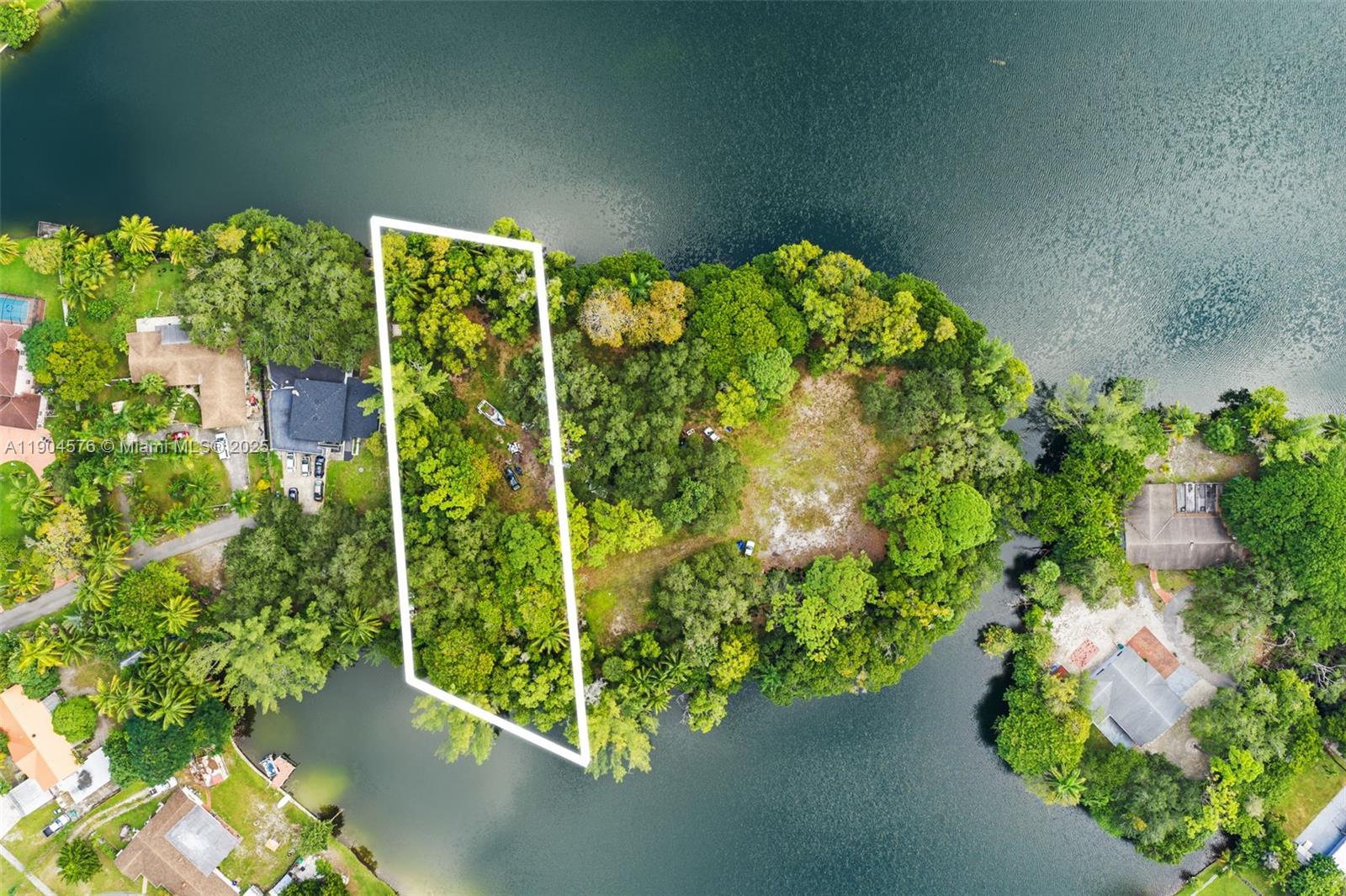 MITCHELL LAKE PENINSULA - Land