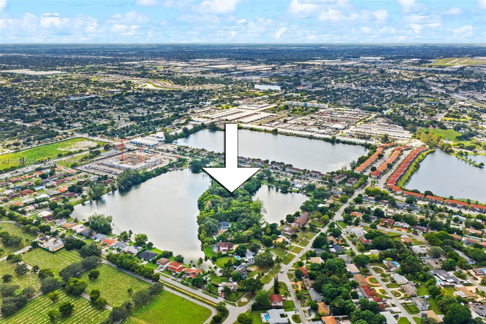 MITCHELL LAKE PENINSULA - Land