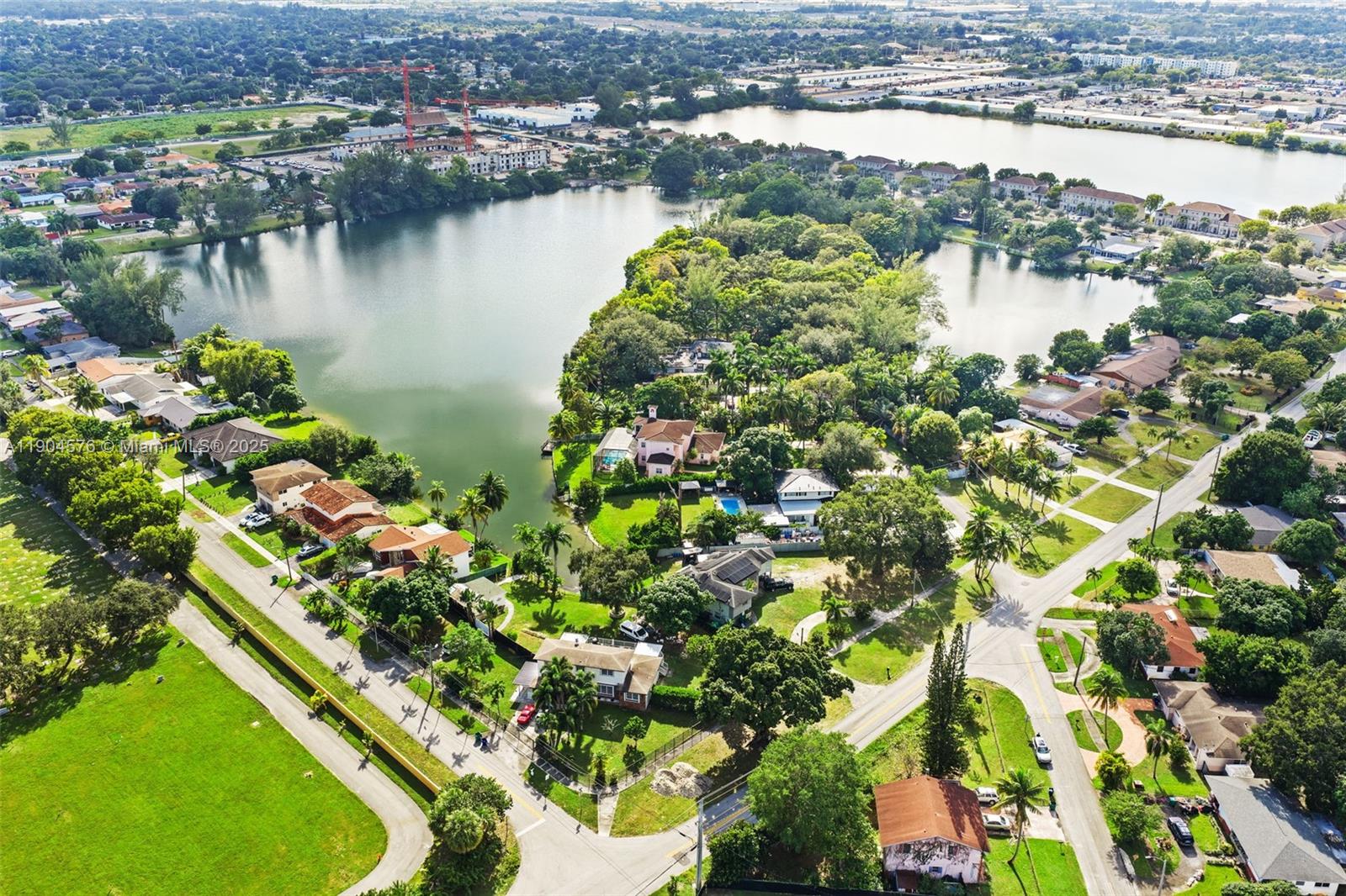 MITCHELL LAKE PENINSULA - Land