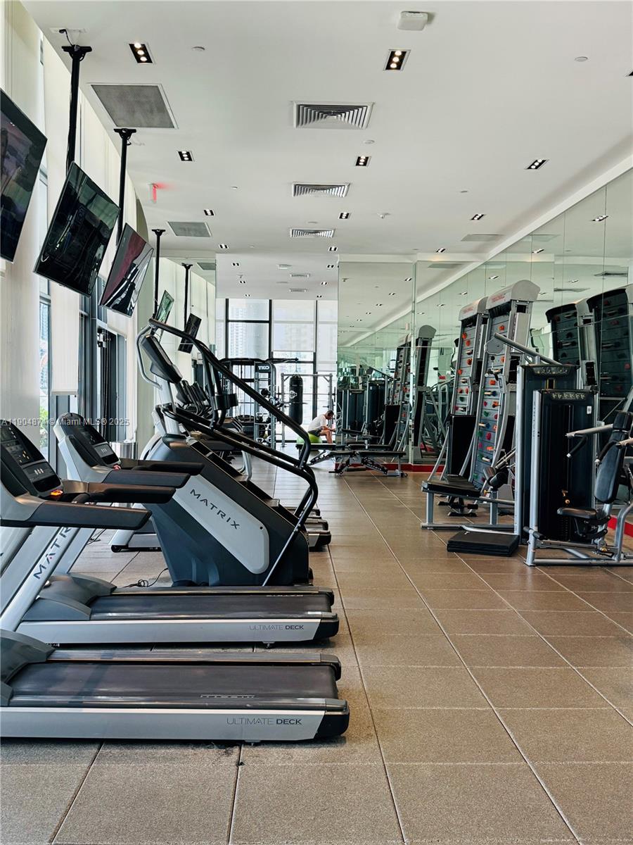 CANVAS CONDO - Residential