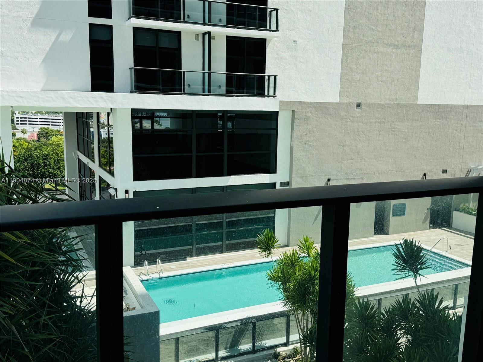 CANVAS CONDO - Residential