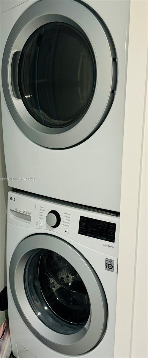 CANVAS CONDO - Residential